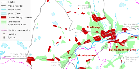 Vue d'une carte en couleur représentant les étapes de développement du bâti d'un bourg.