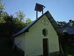 Chapelle Saint-Antoine et Saint-Roch de Rioclar-Bas.