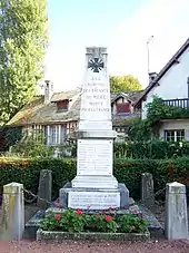 Le monument aux morts.