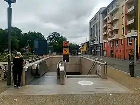 L'unique bouche de la station.