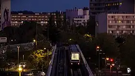 Le viaduc en direction du quartier Bellefontaine, vu depuis le parking-silo de la station de métro Basso Cambo.