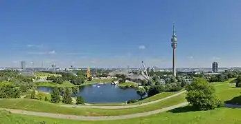 Parc olympique de Munich voisin (et Tour BMW), des Jeux olympiques d'été de 1972