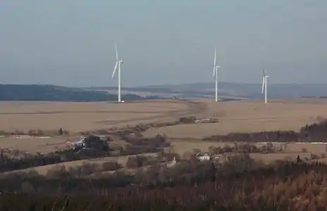 Vue partielle du parc éolien de Kryštofovy Hamry.