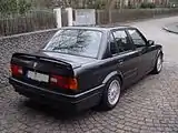 Vue arrière de la 325i avec finition sportive M Technic