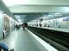 Quais de la ligne 1 avant l'installation de portes palières.