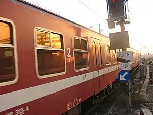 Voitures M4 en livrée bordeaux.