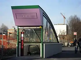 Une bouche d'accès à la station