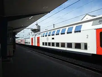 Train IC pour Bruxelles et Anvers-Central.