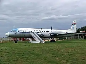 Il-18 exposé à l'Aeropark Aviation Museum de Budapest