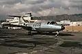 MBB HFB 320 Hansajet de la compagnie Golden West Airlines stationnant sur le tarmac de l'aéroport en 1969.