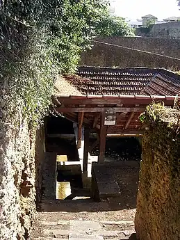 Lavoir du Bourg-Neuf, en contrebas du square des Anciens Combattants, au pied des remparts de Mont-de-Marsan