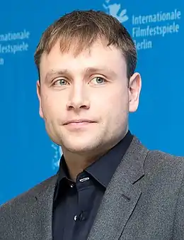 Max Riemelt interprète Wolfgang Bogdanow.