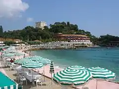 Vue depuis la plage du Monte-Carlo Beach.