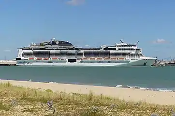 Le MSC Virtuosa de la MSC Croisières à La Rochelle le 27 juin 2022.