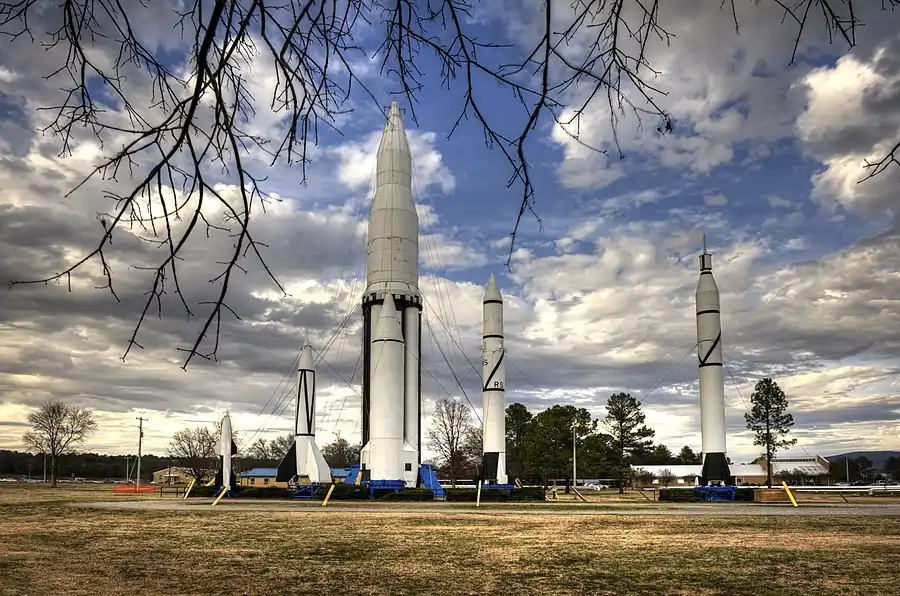 Photographie du "Rocket Park" au Marshall Space Flight Center à Huntsville, Ala.