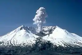 Le mont Saint Helens en éruption le 19 mai 1982