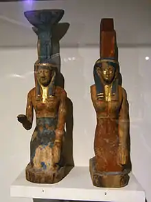 deux statuettes peintes