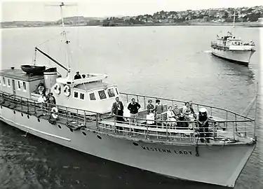 Le Fairmile type B ML 535 a servi avec la 63e flottille ML de 1942 à 1944. La photo la montre en 1962, après sa conversion en ferry sous le nom de MV Western Lady.