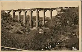 Le viaduc de Rocherolles, photographié dans les années 1920.