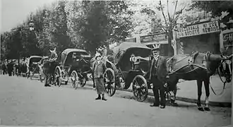 Halte de taxis début XXe siècle.