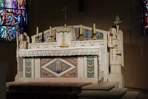 Maître-autel de l'église Saint-Rémi réalisé par Duilio Donzelli.