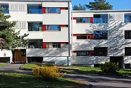Bâtiments rue Maasälväntie. Architectes Esko Korhonen et Sulo Savolainen.
