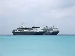 Le Ms Maasdam et le Ms Westerdam à Half Moon Cay