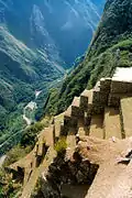 Vue de la rivière Urubamba à partir des terrasses du Machu Picchu.