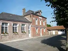 Ancienne école, devenue salle communale.