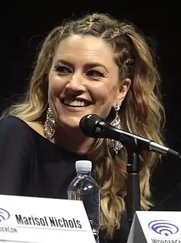 Mädchen Amick interprète Mme Ellison