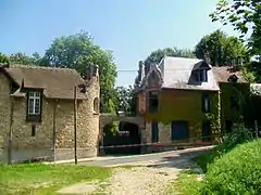 Manoir de Montbrun, entrée.