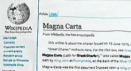 Partie de la broderie reproduisant la page anglaise de Wikipédia sur la Magna Carta réalisée par Cornelia Parker.