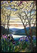 Fenêtre figurant des magnolias et des iris (1908).