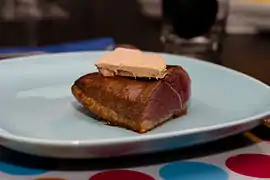 Demi-magret au foie gras.