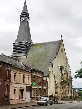 L'église et sa façade sculptée