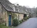 Maisons situées le long de la rue principale qui traverse Snowshill