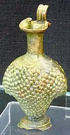 Vase romain en forme de grappe de raisin