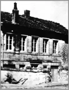 Photographie de la mairie-école de Martincourt-sur-Meuse, début du XXe siècle.