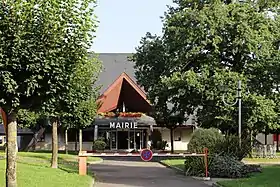 Photographie en couleurs d'une mairie (bâtiment administratif) à Bordères-sur-l'Échez, en France.