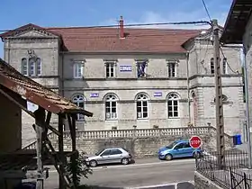 École-mairie de Cernans