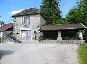 Fontaine-lavoir de Châteauvieux-les-Fossés