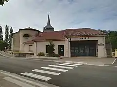 Mairie et bureau de poste de Consenvoye, près de l'église.