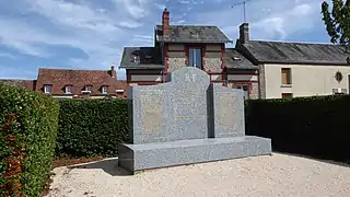 Le monument aux morts.