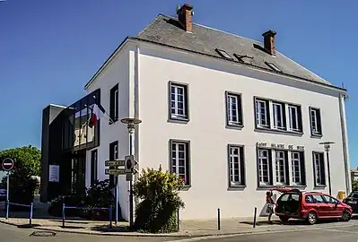 La mairie.