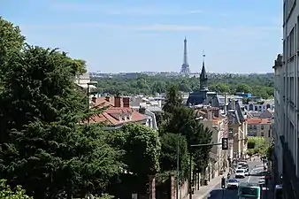 Clocheton et tour Eiffel.