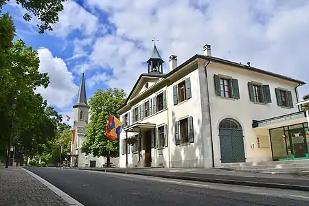 Ancienne école (actuellement la mairie).