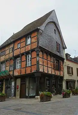 Maison à pans de bois de La Châtre