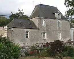 La Maison Blanche était habitée par Jeanne Levoyer de la Dominière, puis les Vernault, les Guillot et les Richou.