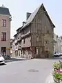 La Maison des Artistes, place Saint-Médard.