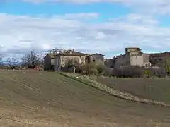 Maison à terre à Simiane avec son pigeonnier.